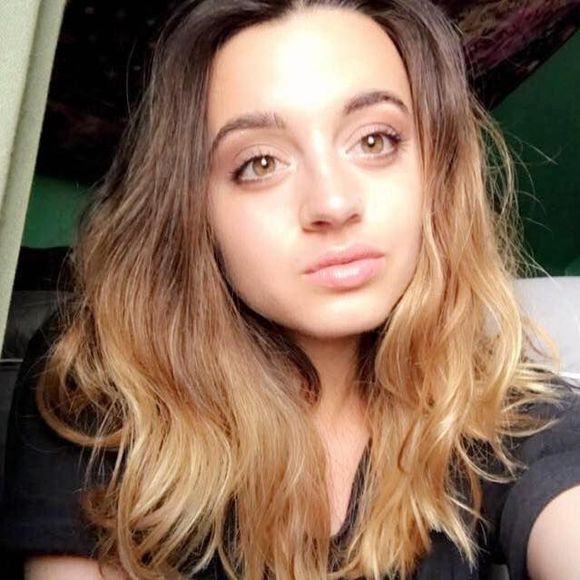 Meet your Posher, Lynzee - Picture 2 of 2